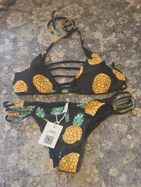 Cupshe Black Pineapple Print Strappy Bikini